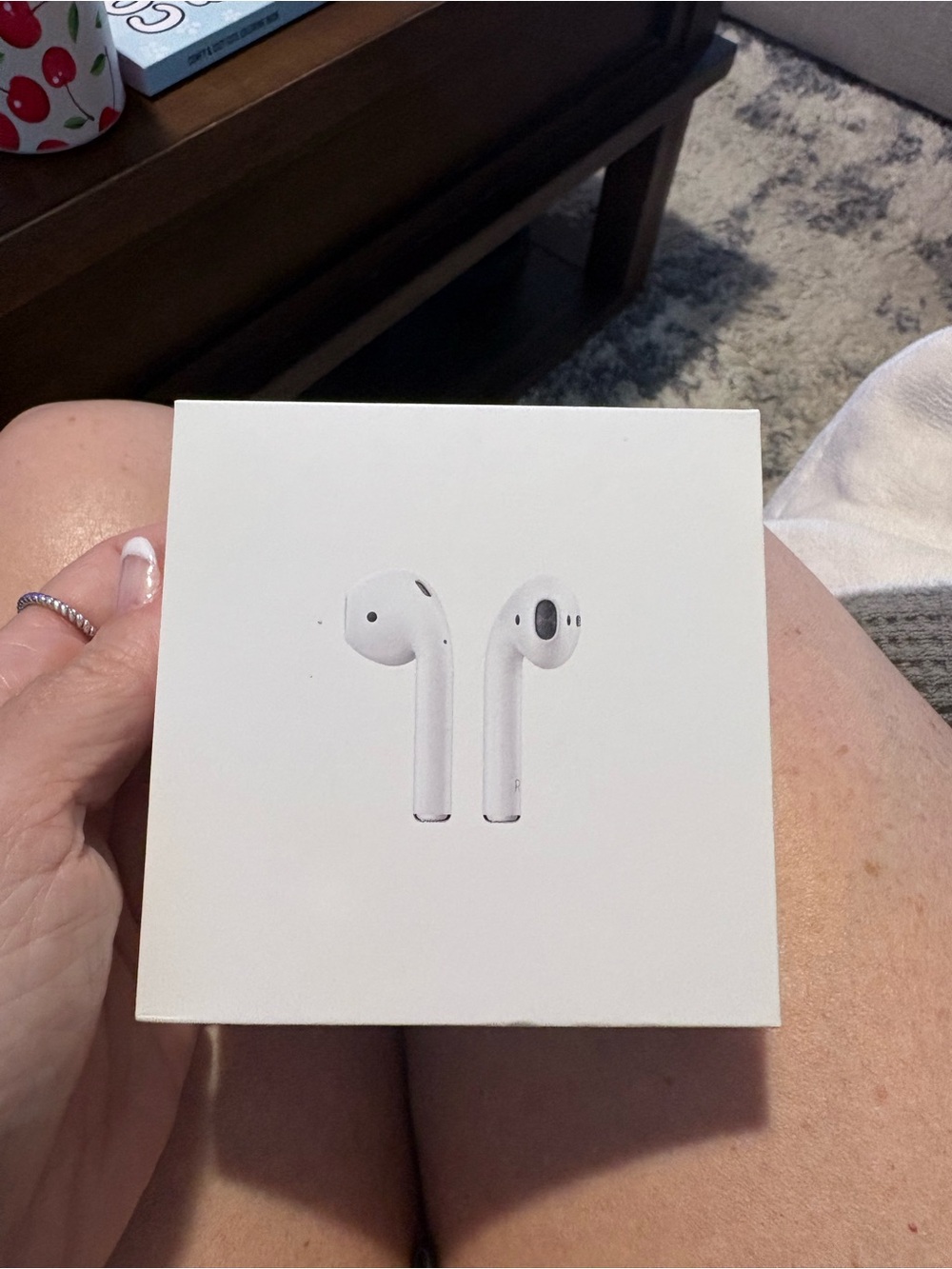 AirPod 2nd gen- with wireless charging case